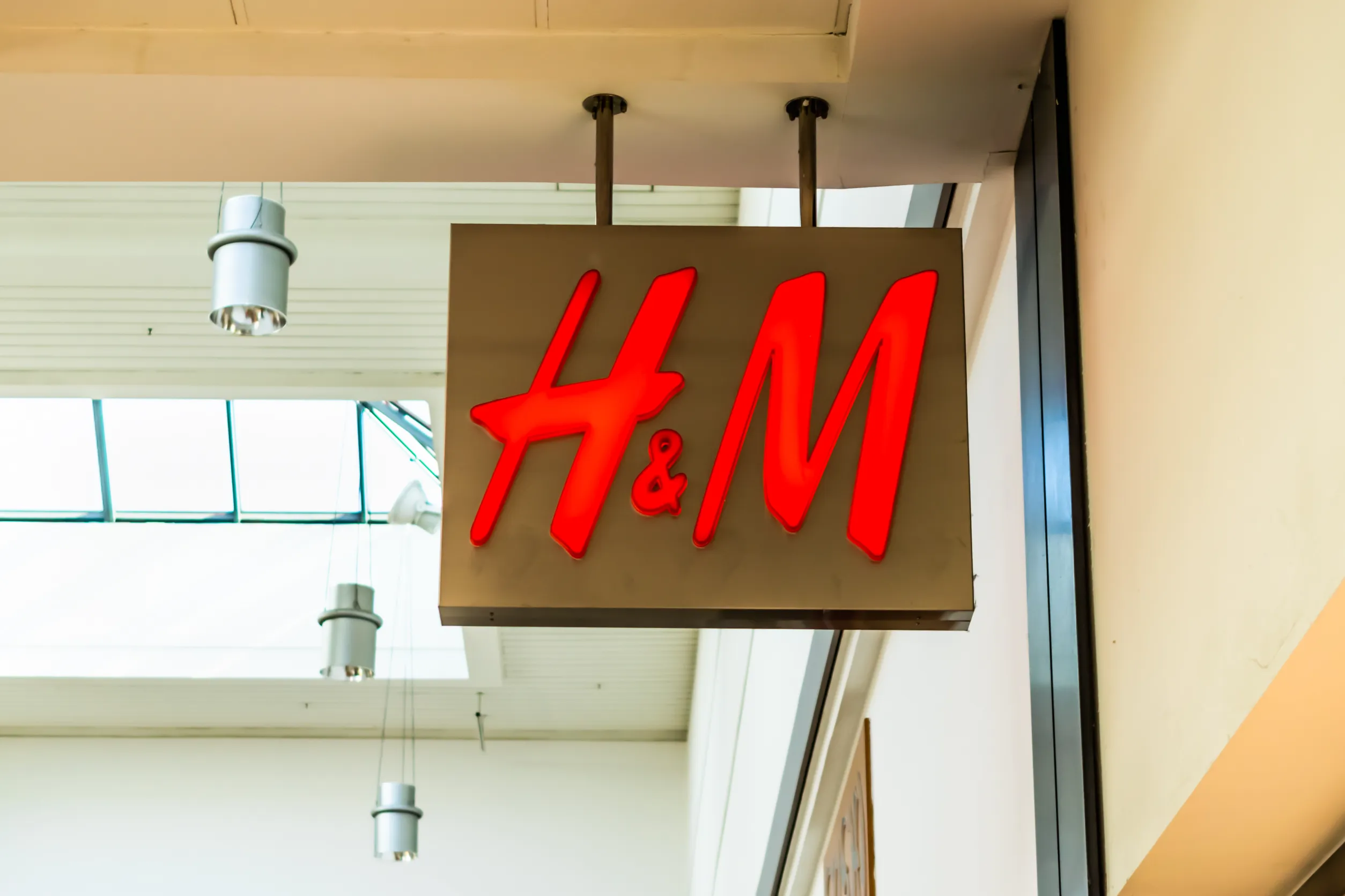 logo h&m