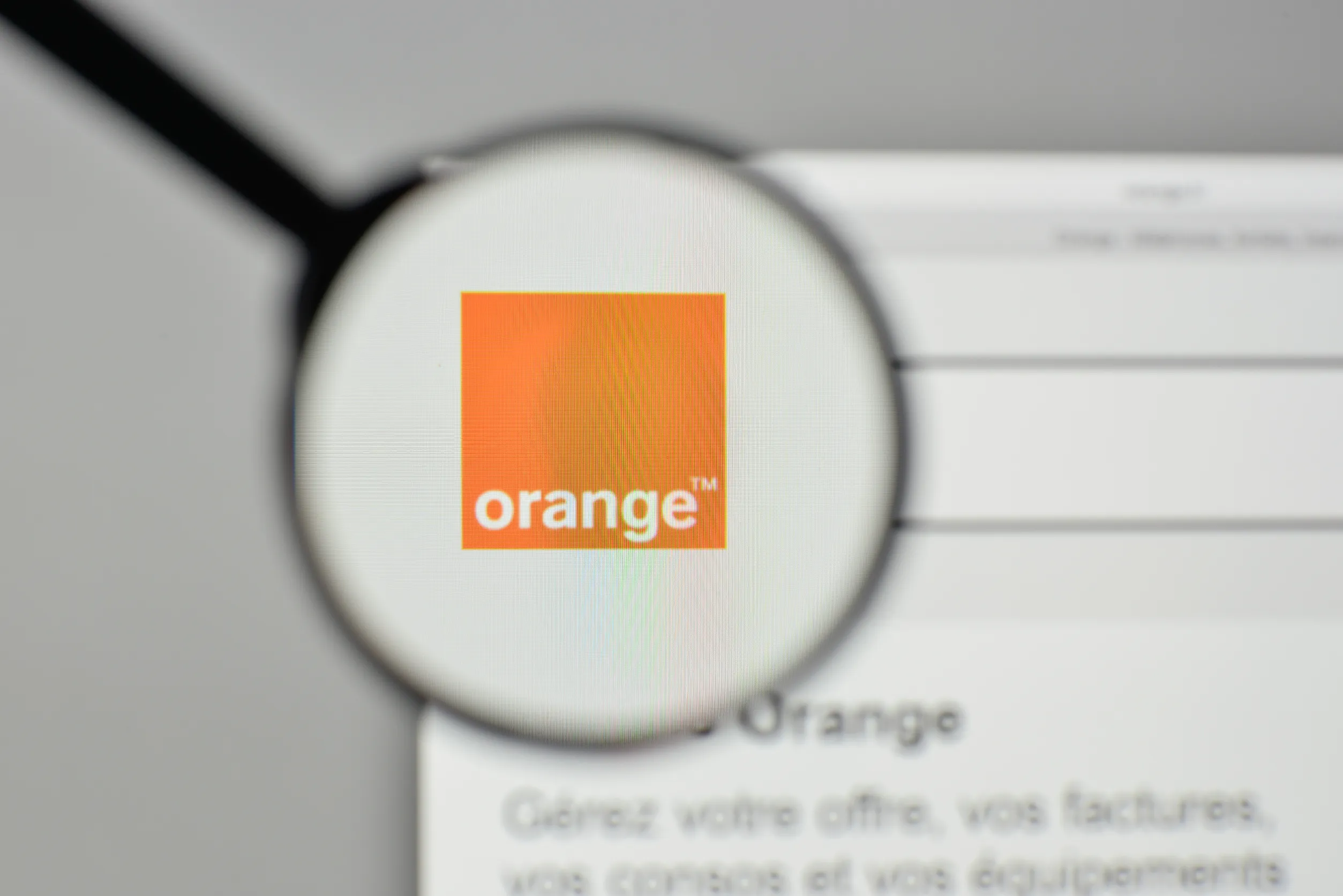 logo Orange telecom français sur la page d'accueil du site