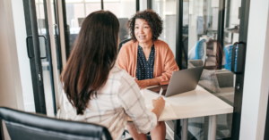 Design sans titre 41 12 questions d’entretien pour recruter un auditeur comptable : guide pratique du recruteur