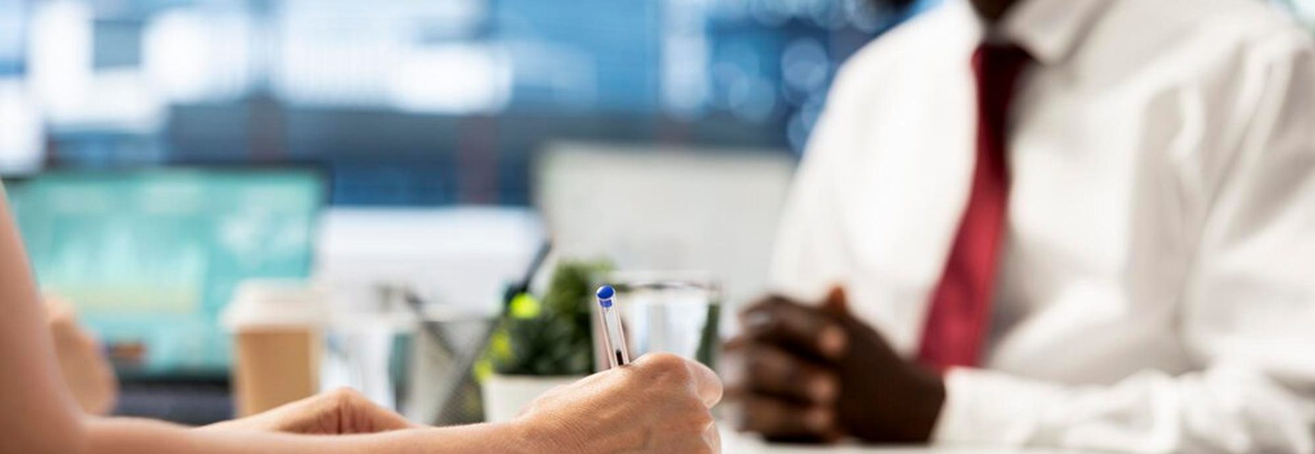 Négociation salariale en entreprise sur fond de rapport OCDE 2026