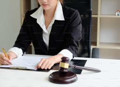 Faute grave en droit français : définition, conséquences et recours pour le salarié