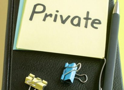 Document juridique avec clause de confidentialité