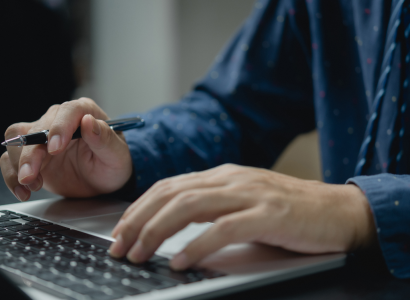Les meilleurs outils d&rsquo;analyse concurrentielle : comparatif complet en 2026