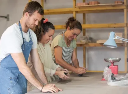 Le teambuilding artisanal : une nouvelle manière de fédérer vos équipes